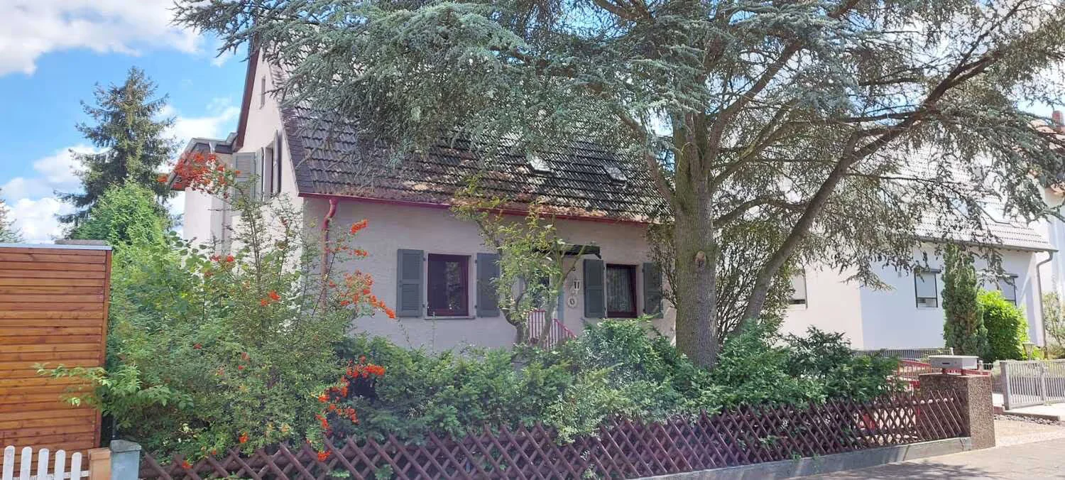 Dachdeckerbetrieb Bihler, Haus außen